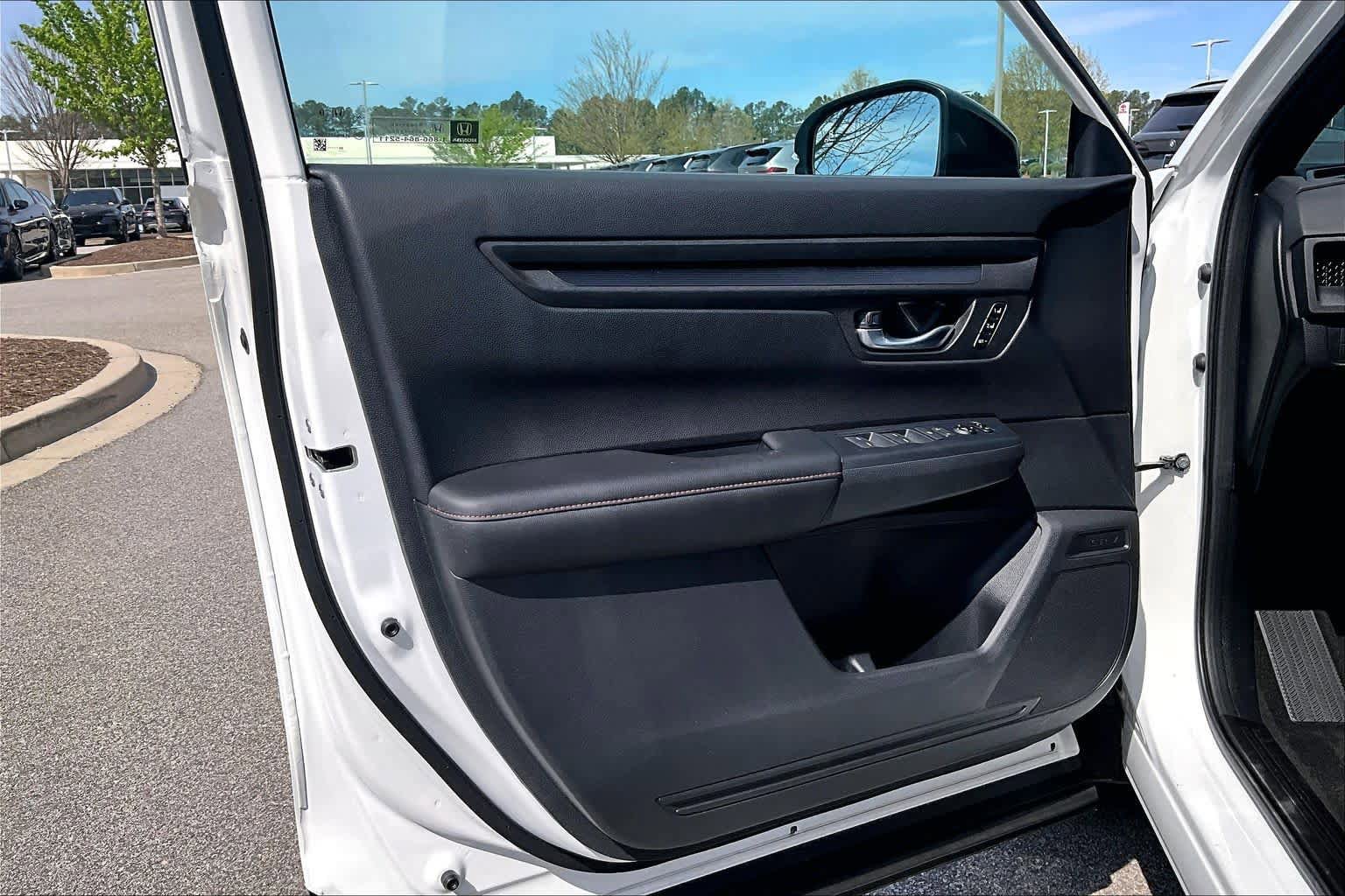 Used 2025 Honda CR-V Sport-L image 25