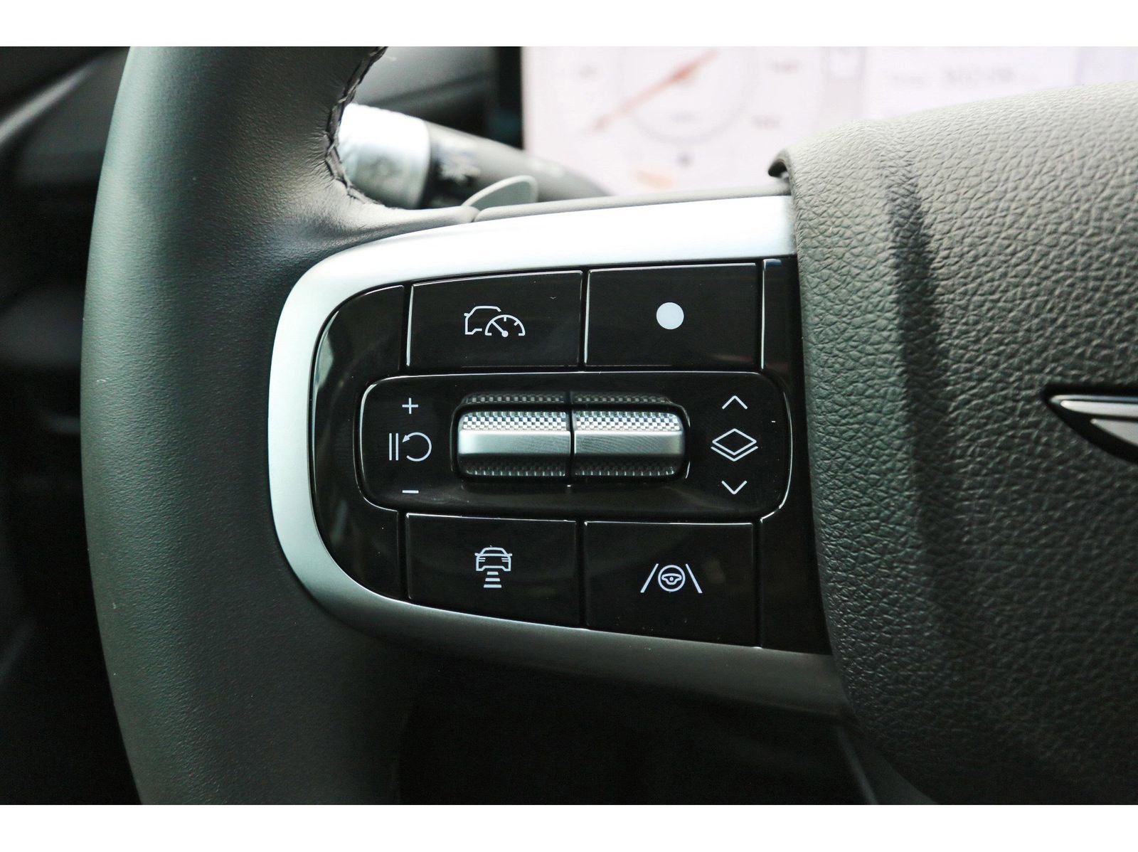 Used 2025 Genesis G80 2.5T image 17