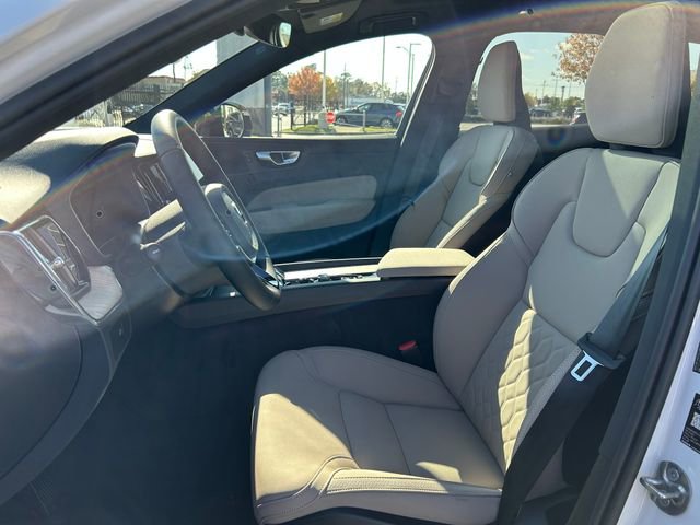New 2026 Volvo XC60 B5 Core w/ Climate Package PRO image 15