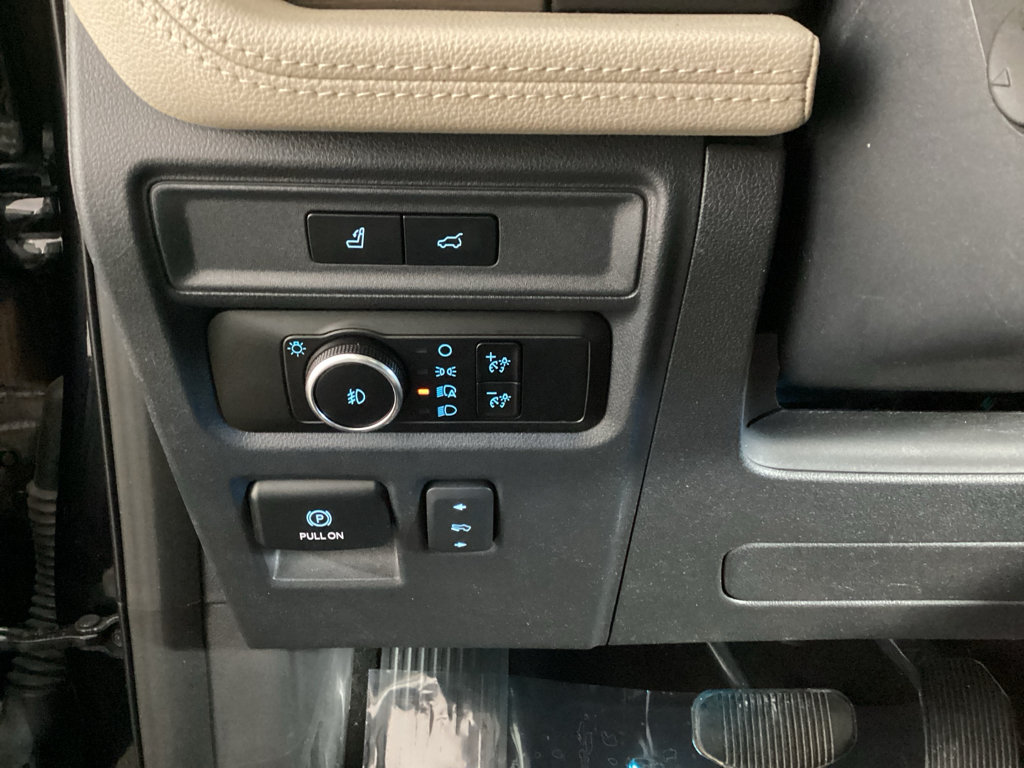 Used 2024 Ford Expedition Limited AWD/4WD image 27
