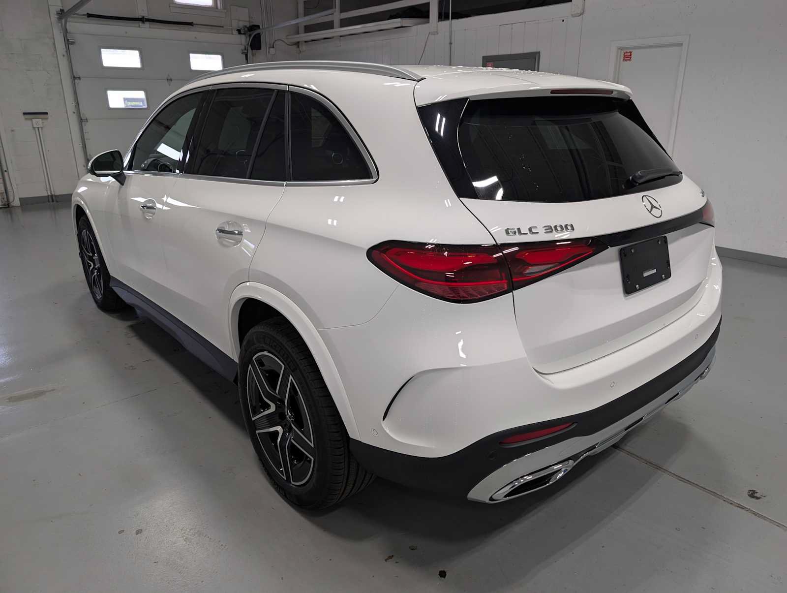 New 2027 Mercedes-Benz GLC 300 4MATIC image 9