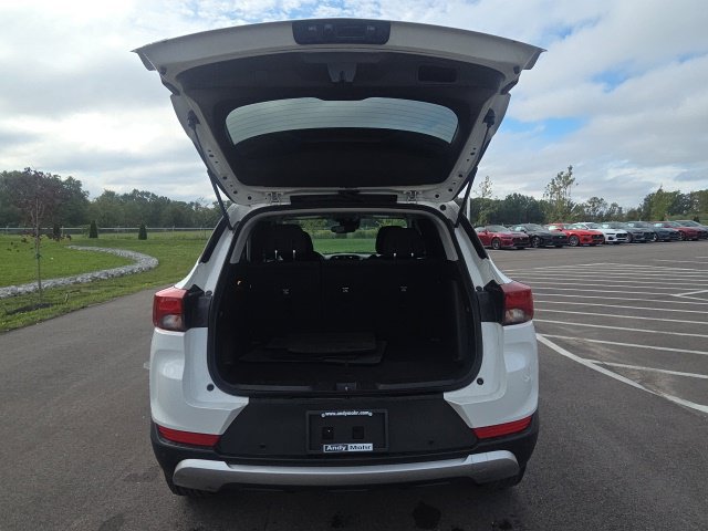 Used 2023 Chevrolet TrailBlazer LT AWD/4WD image 9