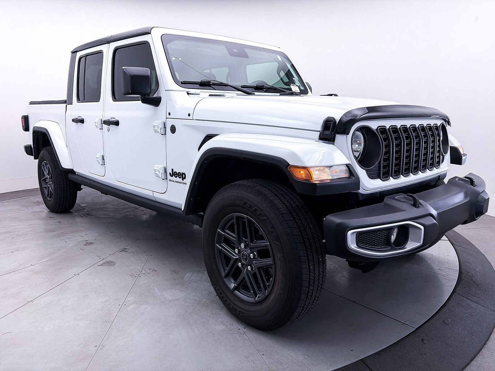 Used 2024 Jeep Gladiator Sport image 10