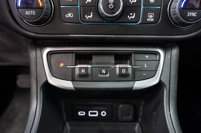 Used 2024 GMC Terrain SLT image 23