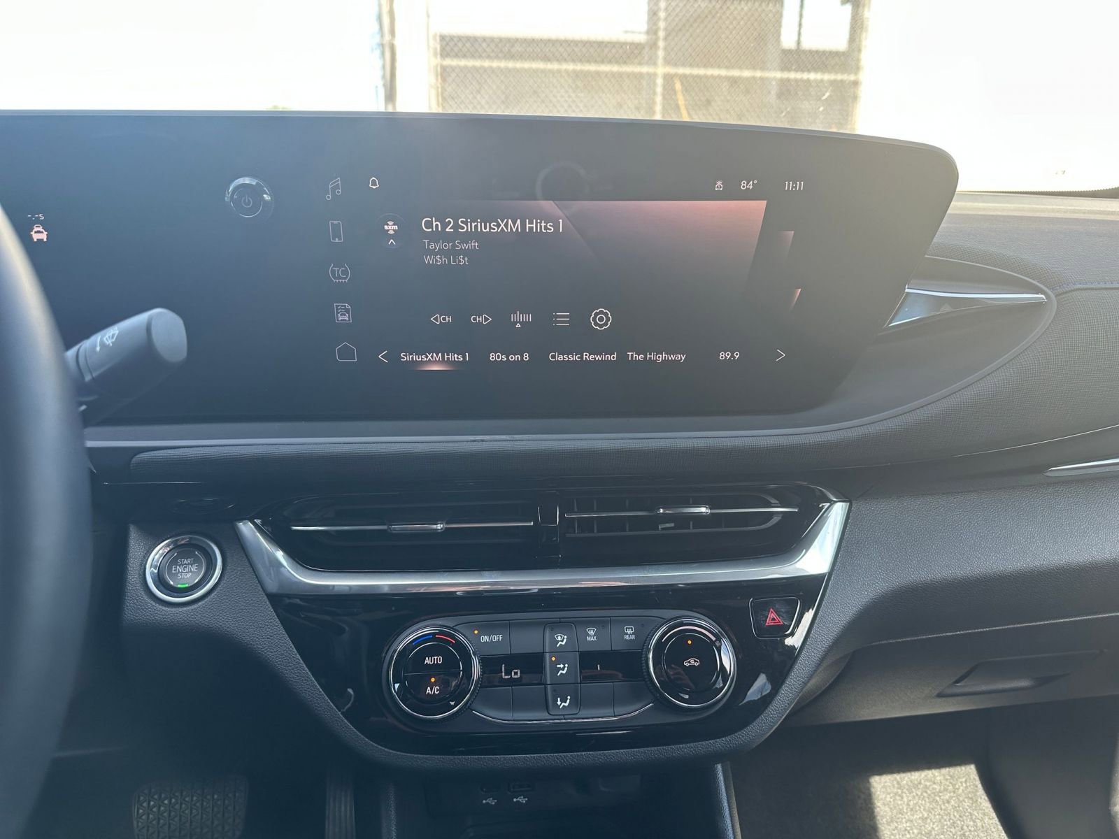 Used 2025 Buick Envista Sport Touring image 17