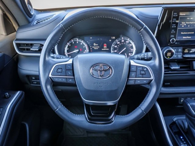 Used 2022 Toyota Highlander XSE image 26