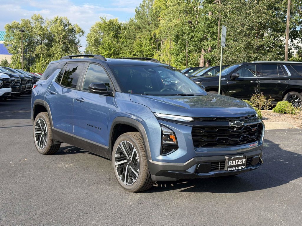 New 2027 Chevrolet Equinox RS w/ Safety and Technology Package FWD image 2