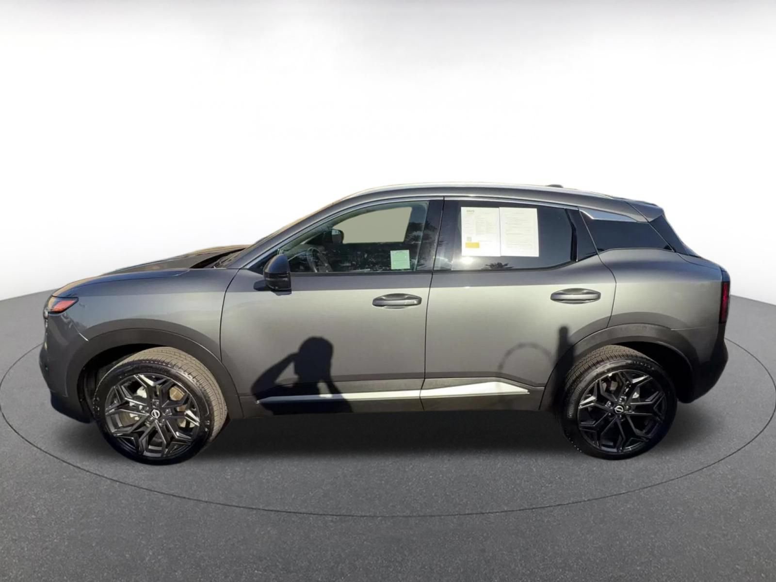 Used 2026 Nissan Kicks SR FWD image 9