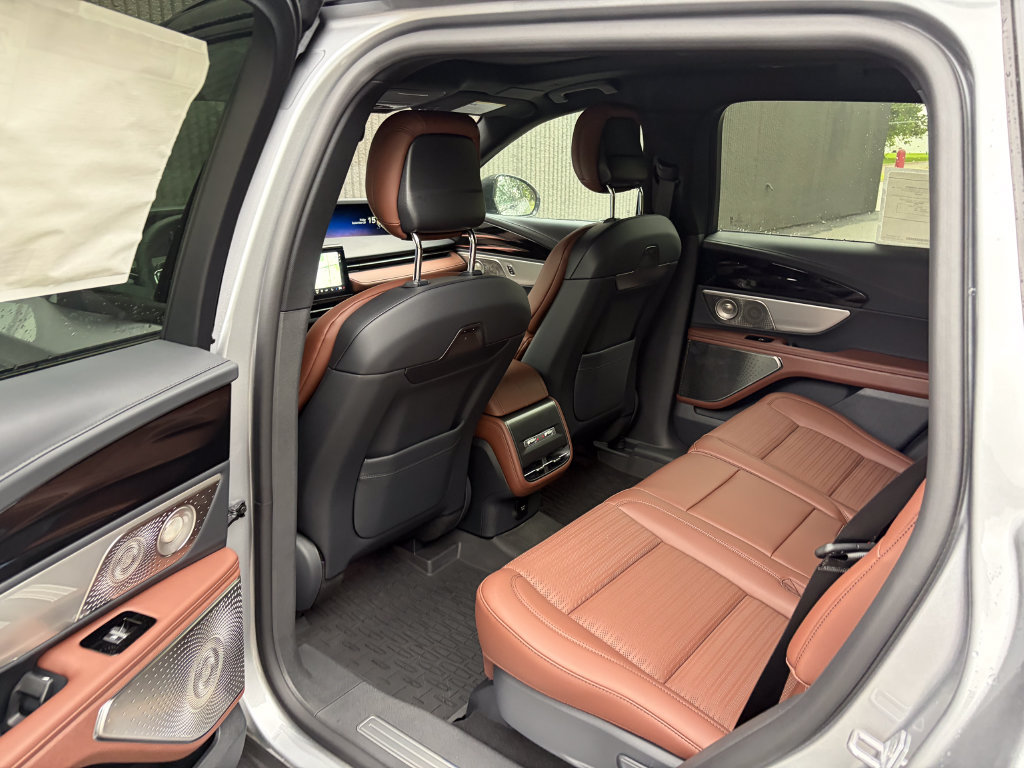 New 2026 Lincoln Nautilus Reserve AWD/4WD image 19