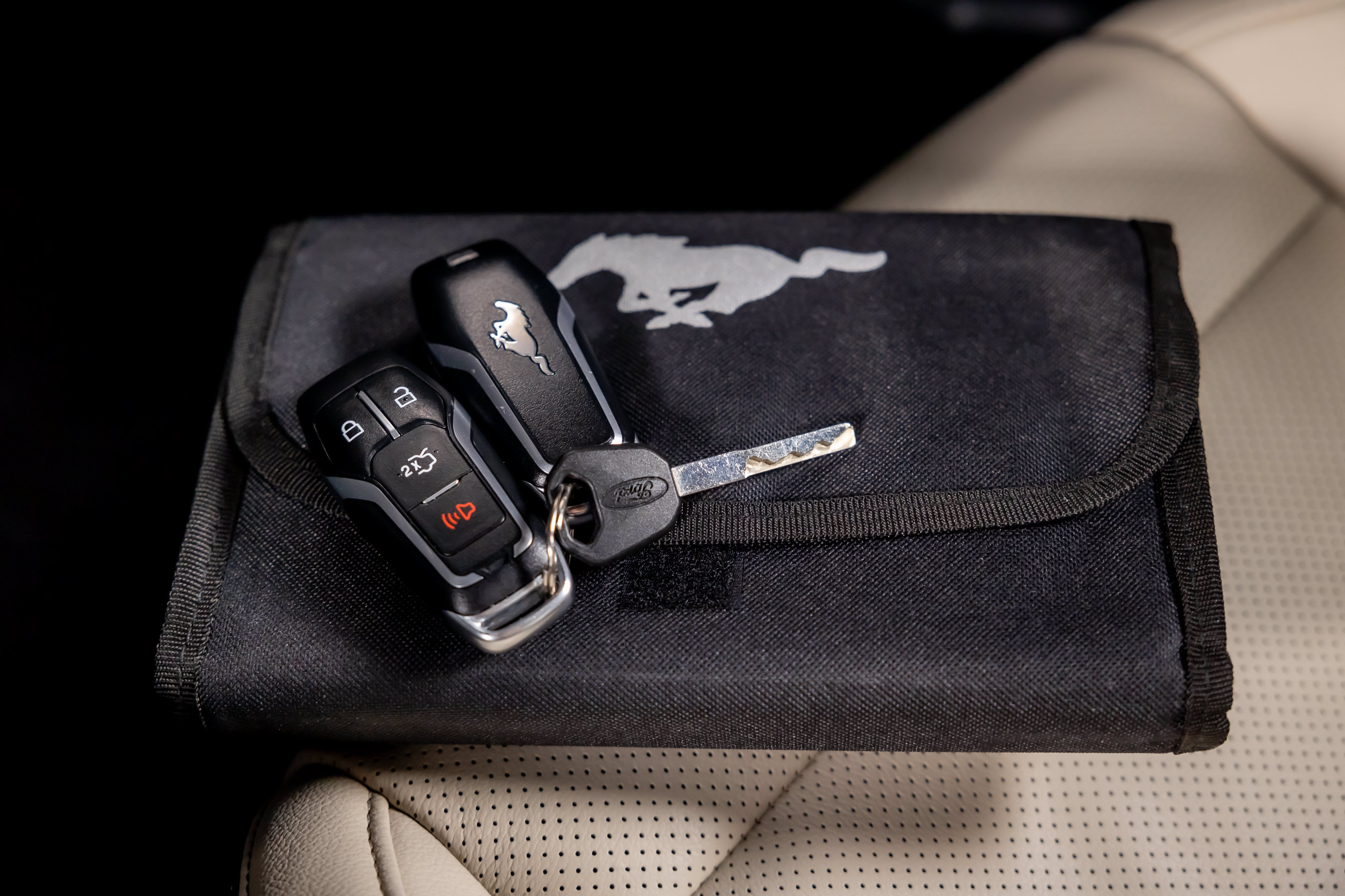 Used 2017 Ford Mustang GT Premium RWD image 37