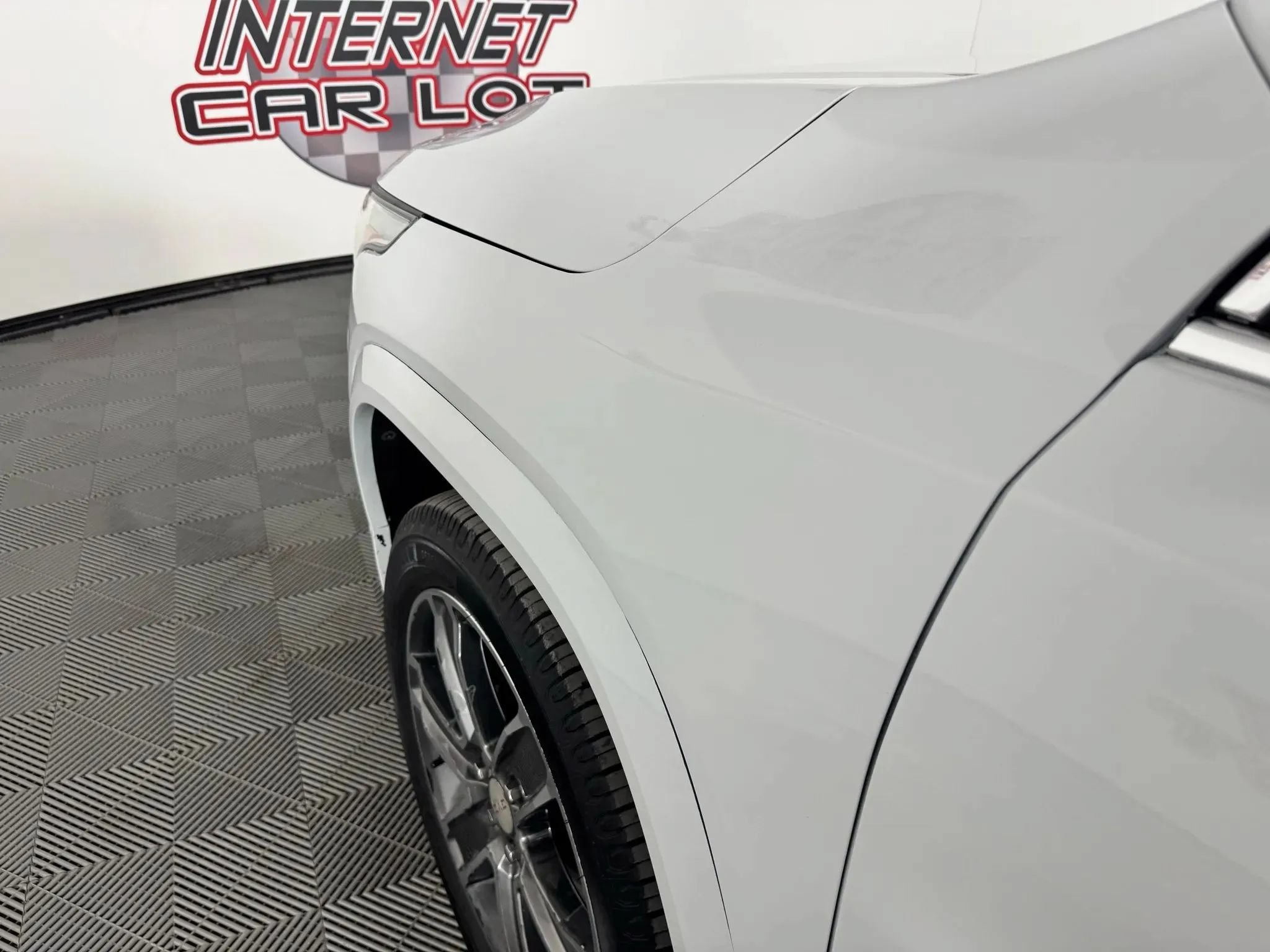 Used 2019 GMC Acadia Denali AWD/4WD image 23
