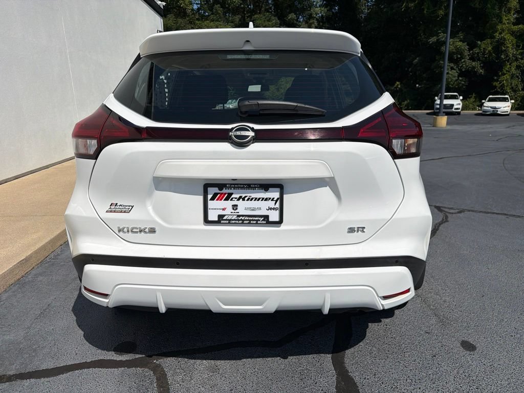 Used 2022 Nissan Kicks SR FWD image 11