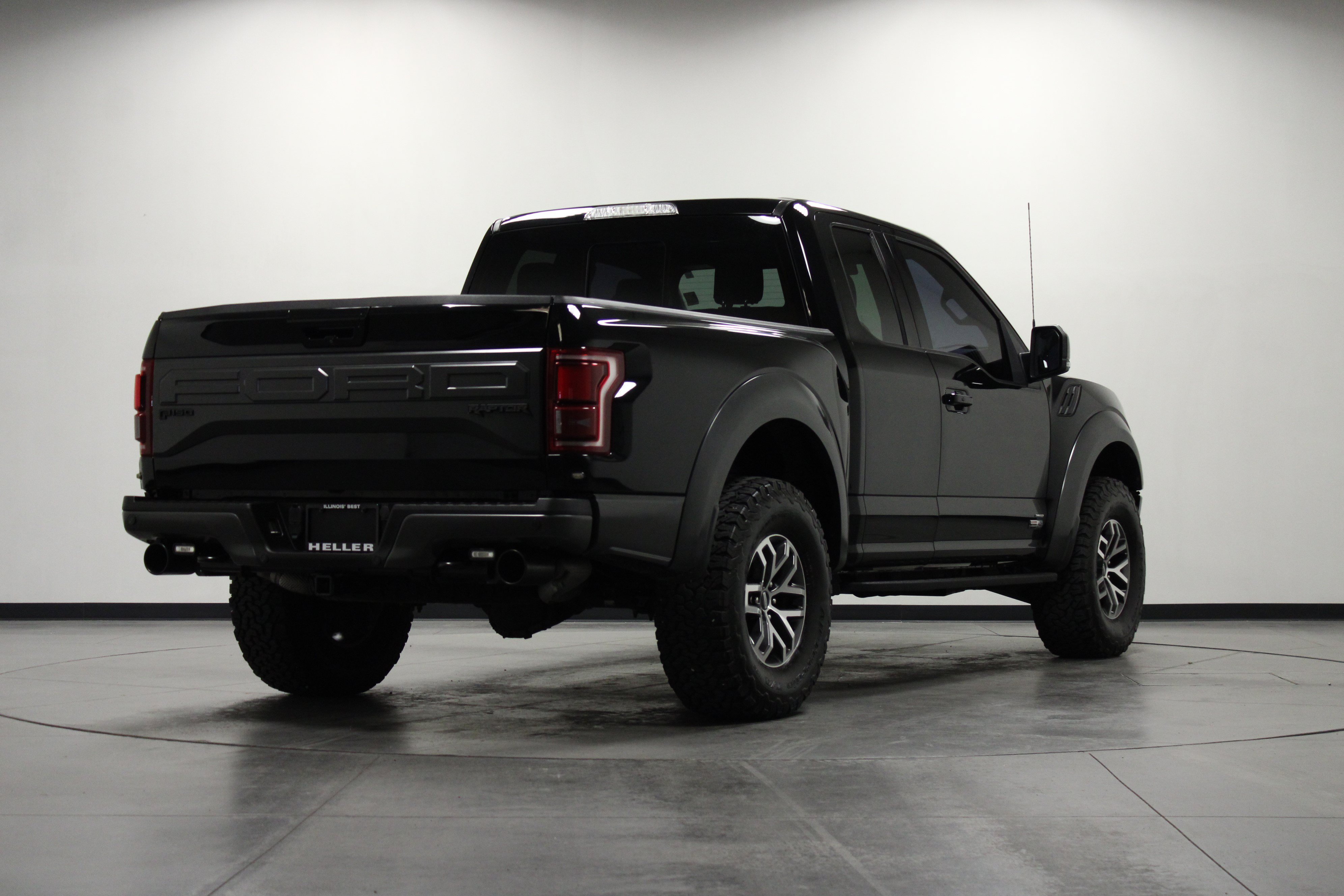 Used 2017 Ford F150 Raptor w/ Equipment Group 802A Luxury AWD/4WD image 4