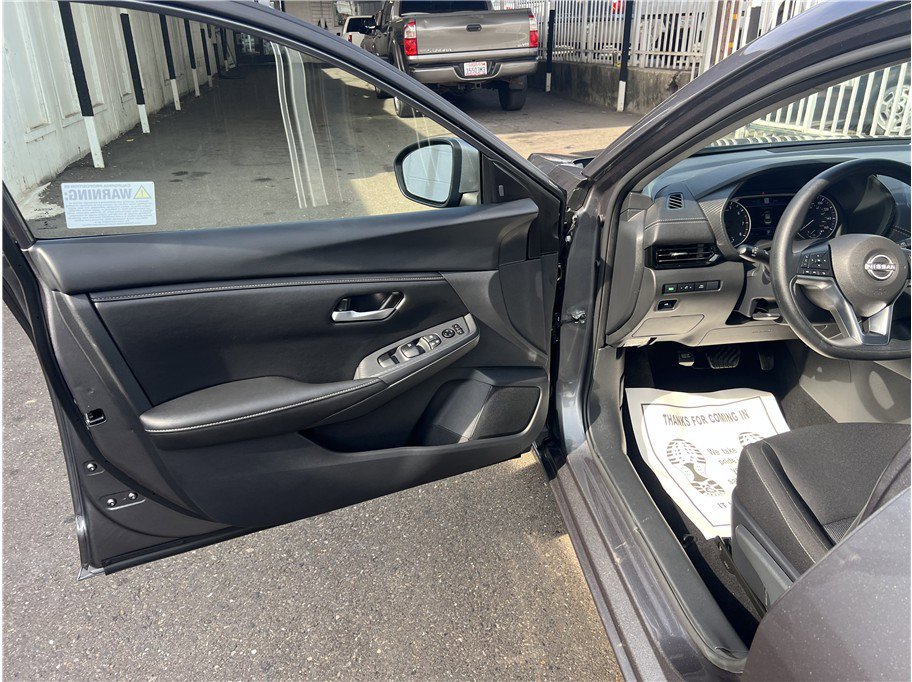 Used 2025 Nissan Sentra SV image 12