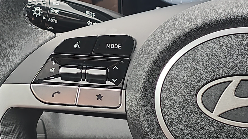 New 2026 Hyundai Elantra Limited FWD image 23