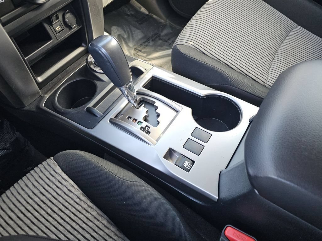 Used 2024 Toyota 4Runner SR5 AWD/4WD image 32