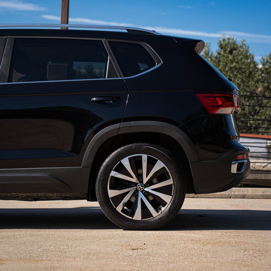 Certified 2022 Volkswagen Taos SE FWD image 4