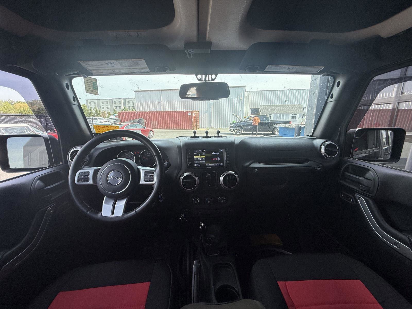 Used 2016 Jeep Wrangler Unlimited Rubicon image 8