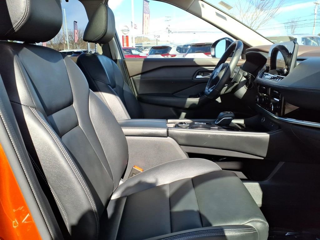 Certified 2023 Nissan Rogue SL w/ SL Premium Package image 5