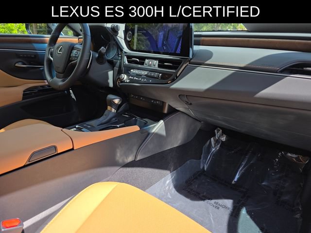 Used 2025 Lexus ES 300h w/ Premium Package FWD image 9