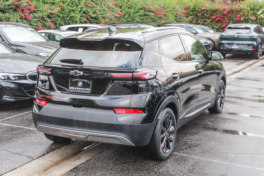 Used 2023 Chevrolet Bolt EUV Premier w/ Redline Edition FWD image 7