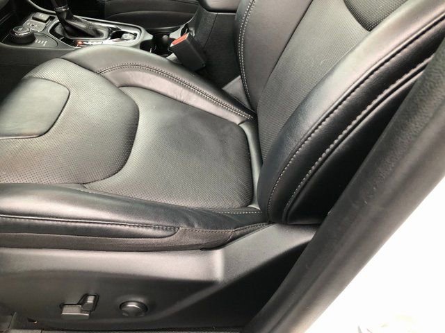 Used 2022 Jeep Cherokee Limited image 15