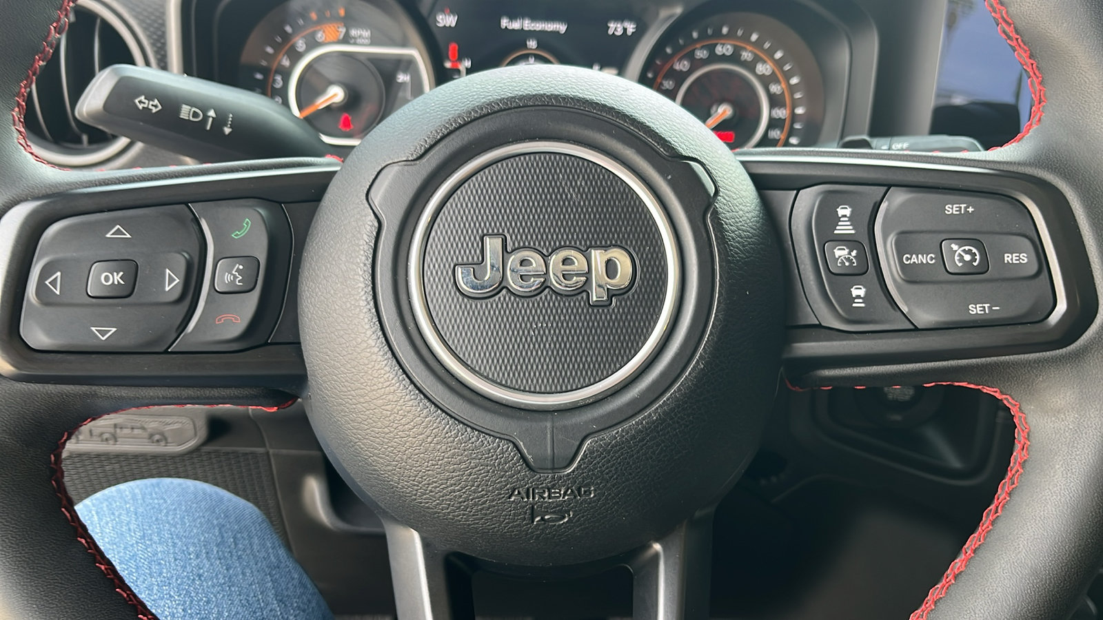 Used 2024 Jeep Wrangler Unlimited Rubicon w/ Technology Group AWD/4WD image 15