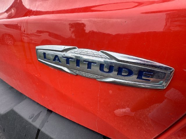 Used 2019 Jeep Renegade Latitude w/ Cold Weather Group AWD/4WD image 37
