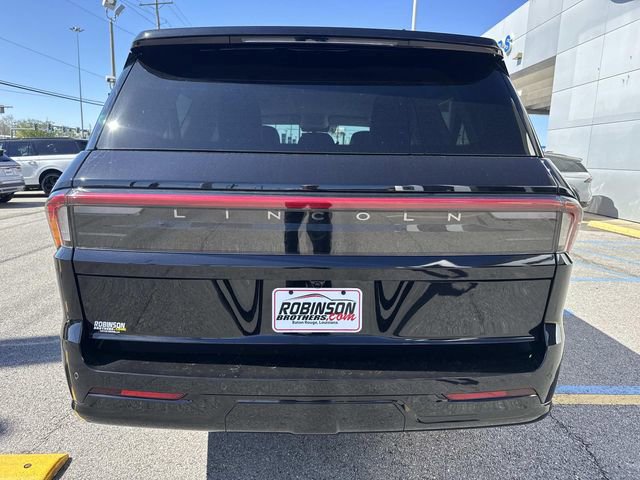 New 2026 Lincoln Navigator L Premier image 4