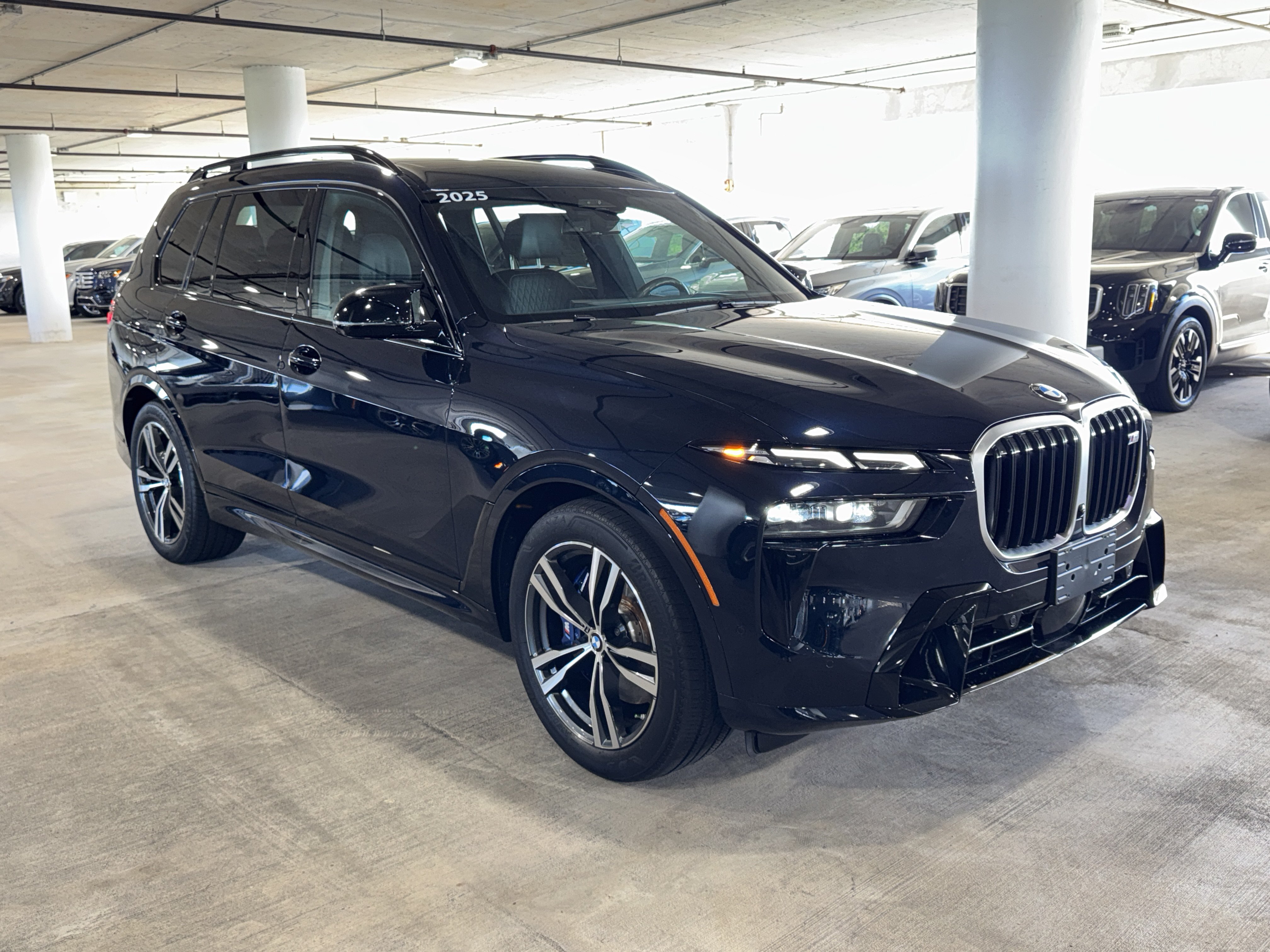 Used 2025 BMW X7 M60i AWD/4WD image 2