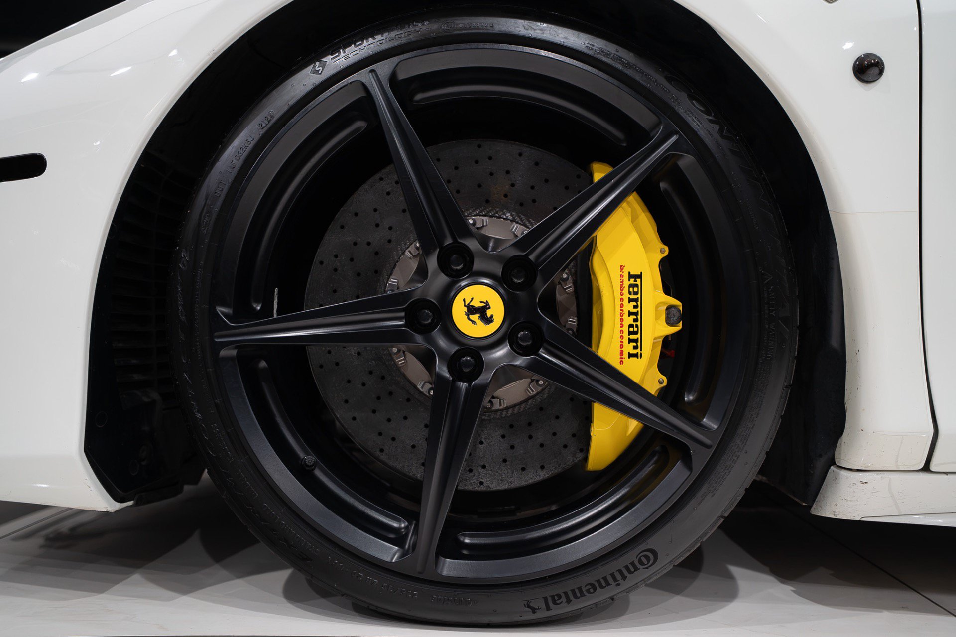 Used 2013 Ferrari 458 Spider RWD image 48
