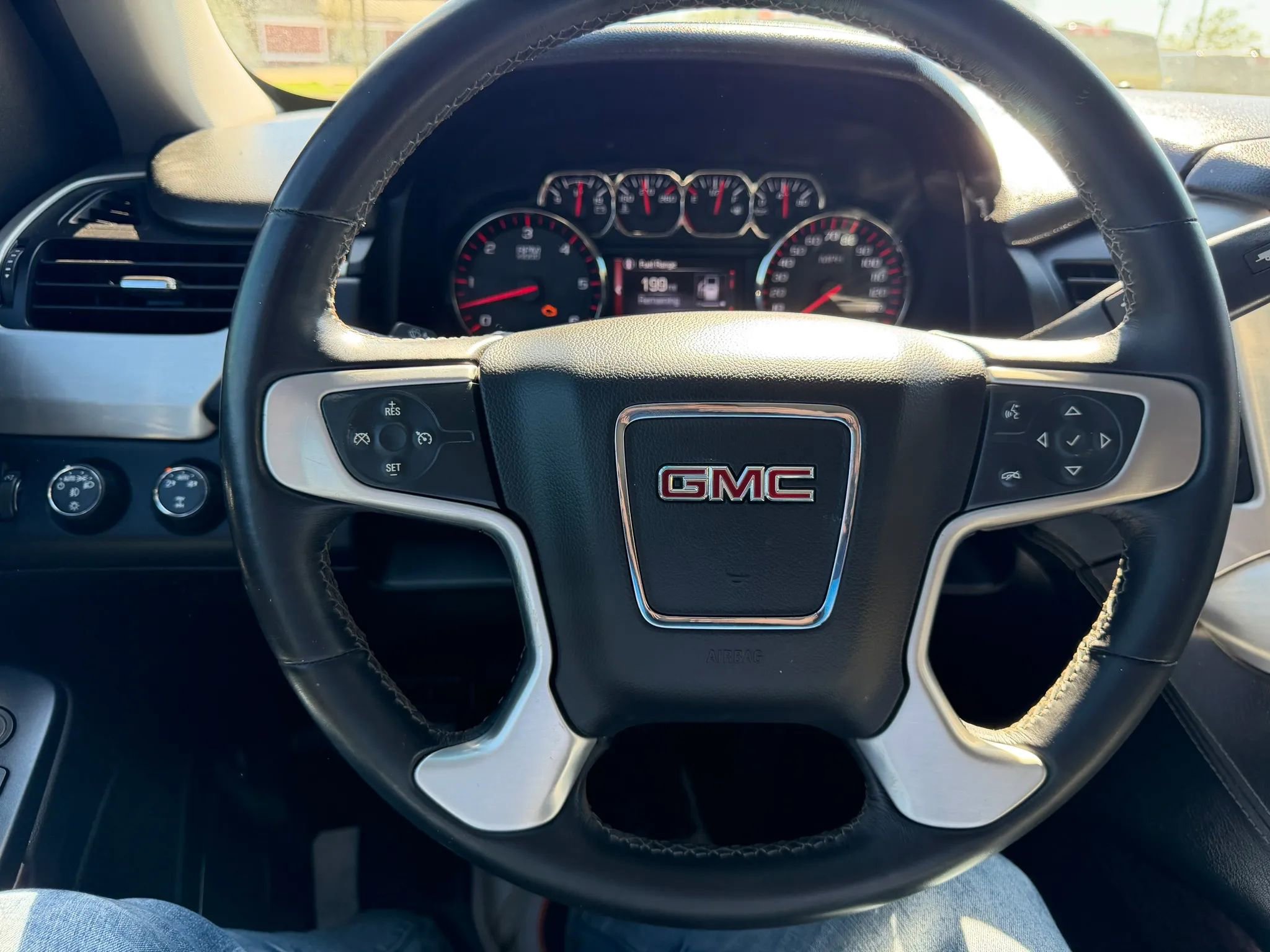 Used 2015 GMC Yukon SLE w/ Convenience Package AWD/4WD image 14