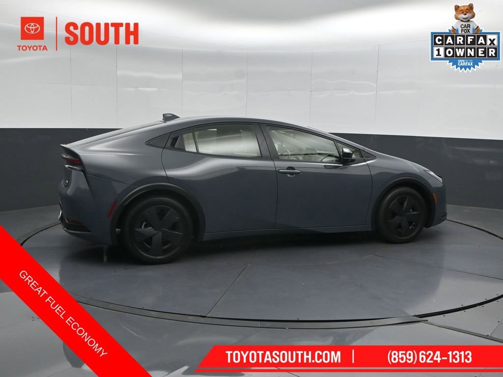 Used 2025 Toyota Prius LE FWD image 3