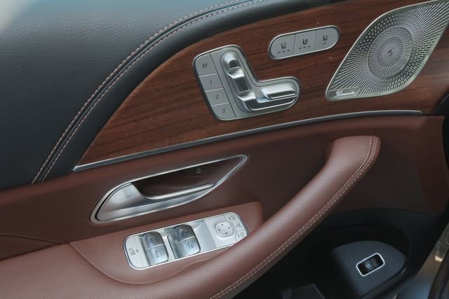 Used 2025 Mercedes-Benz GLS 580 4MATIC image 20