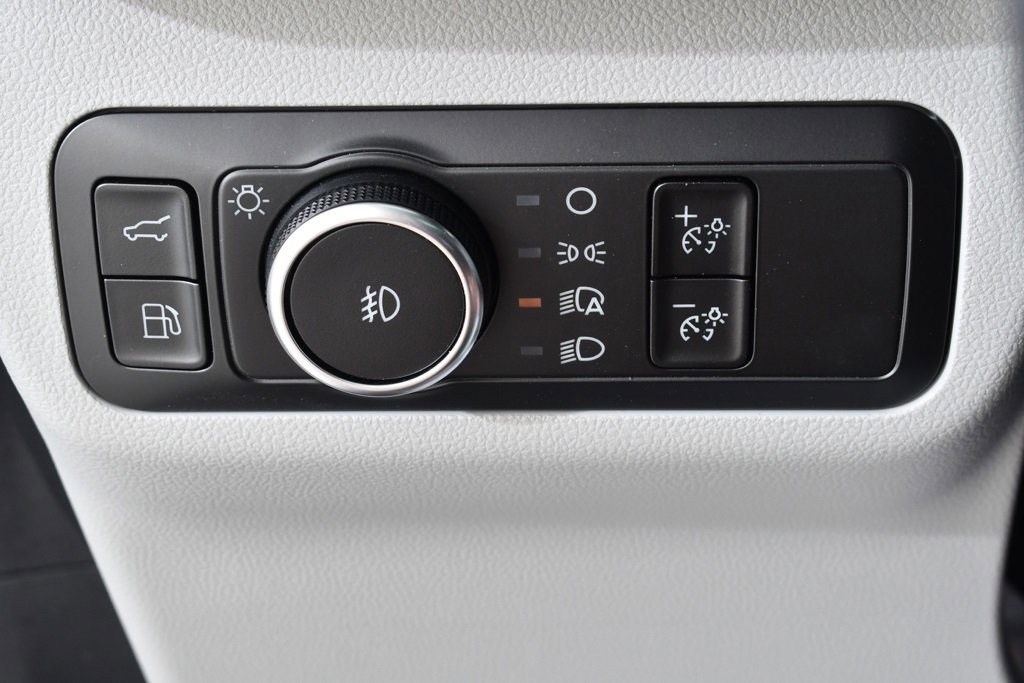 New 2025 Ford Escape SE w/ PHEV Premium Package image 32