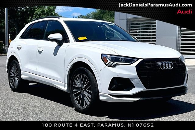 Used 2023 Audi Q3 2.0T Premium w/ Convenience Package AWD/4WD image 9