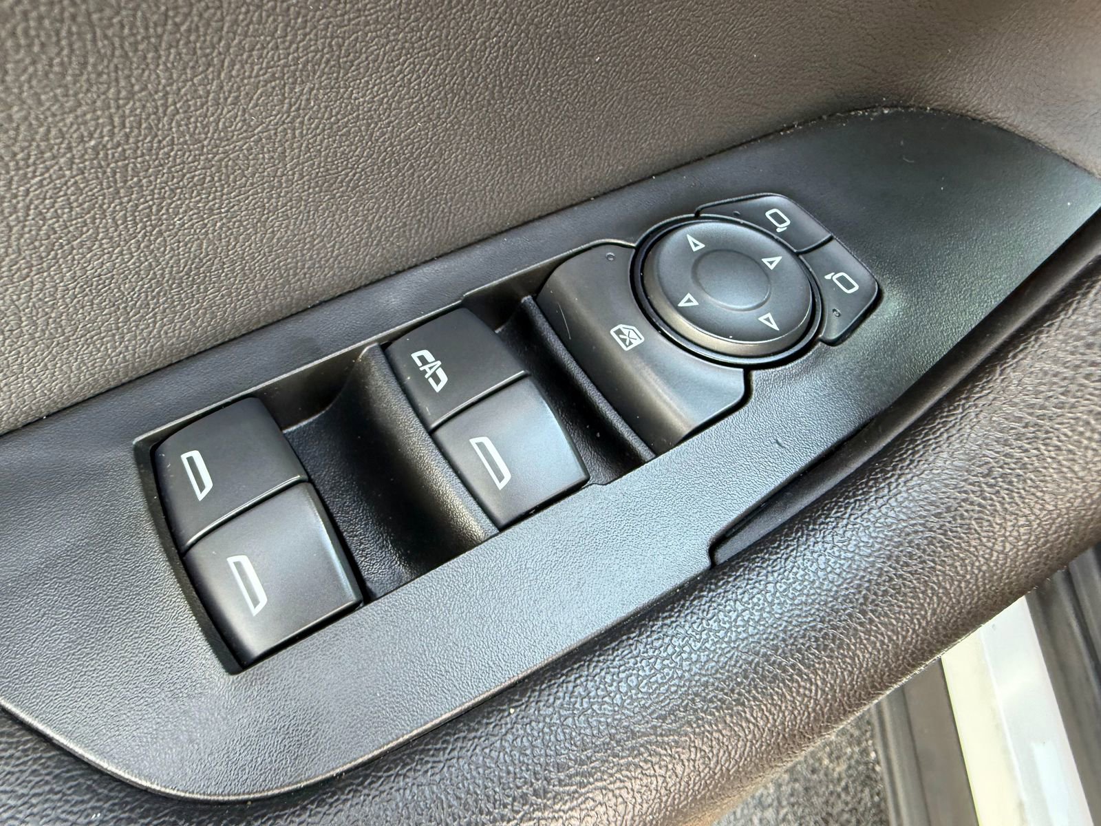 Used 2020 Chevrolet Blazer LT image 19