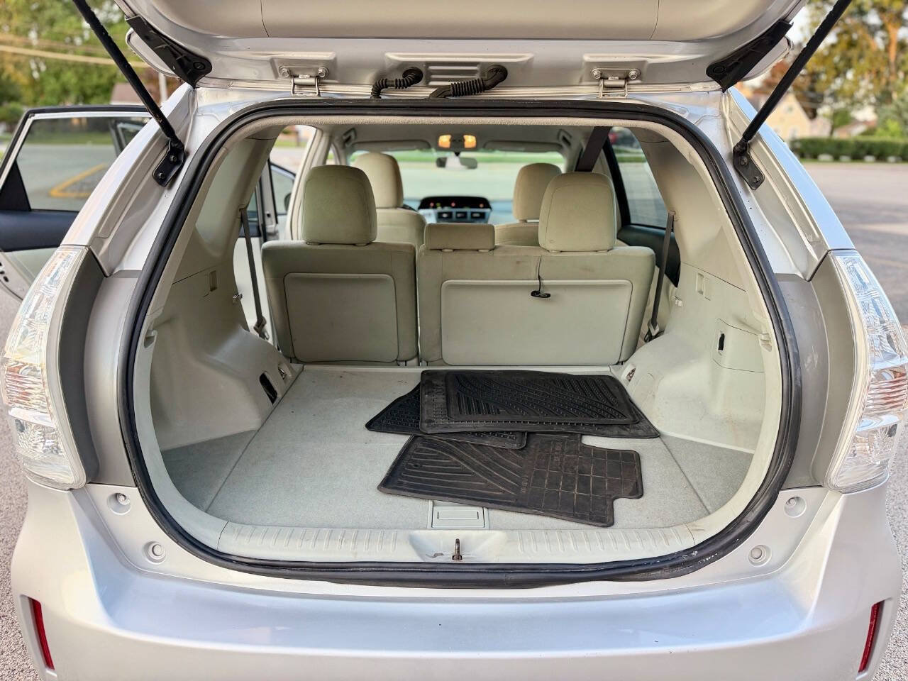 Used 2012 Toyota Prius V Three FWD image 15