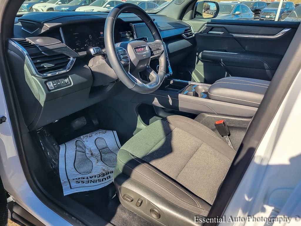 Used 2025 GMC Acadia Elevation AWD/4WD image 10