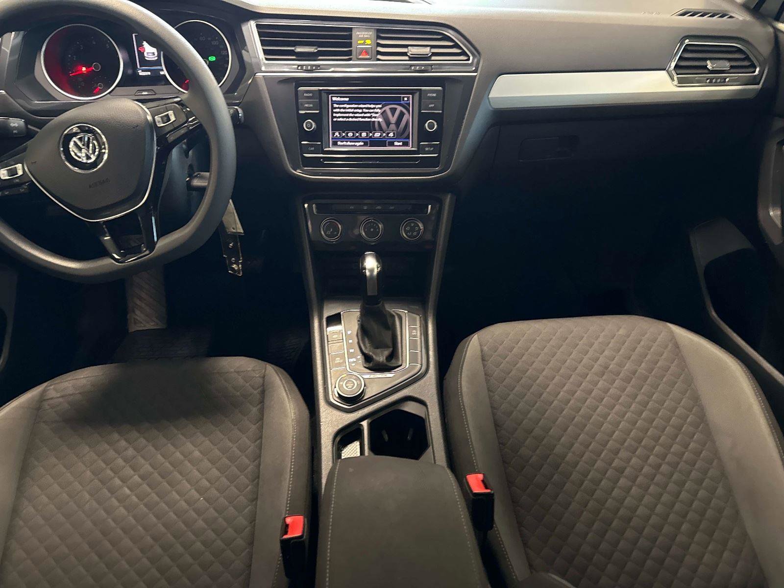 Used 2018 Volkswagen Tiguan S image 16