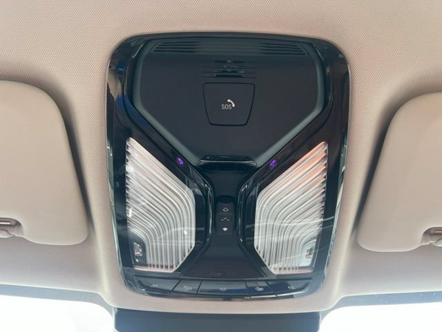 Used 2024 BMW X7 xDrive40i w/ Premium Package AWD/4WD image 33