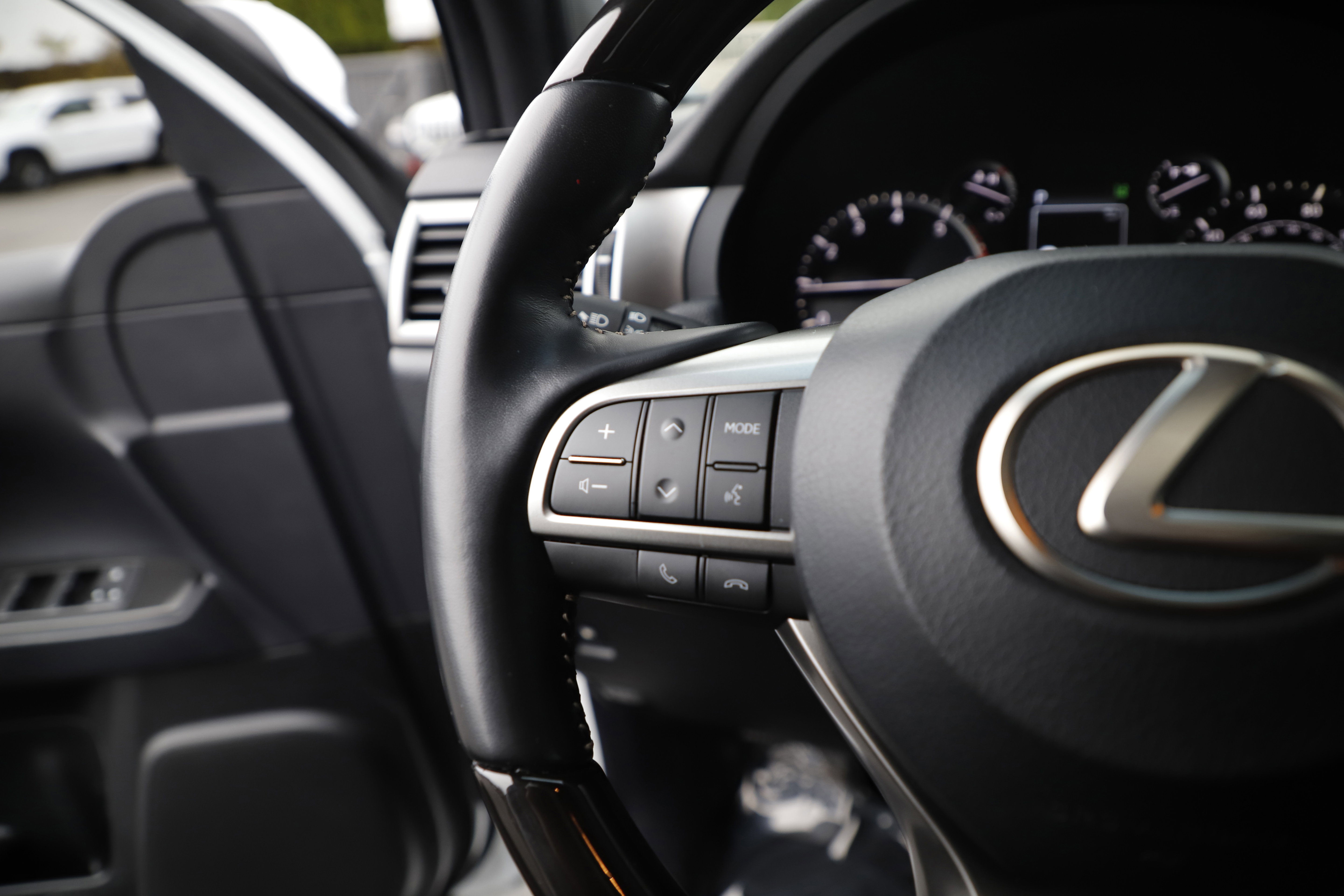 Used 2022 Lexus GX 460 Luxury w/ Sport Design Package image 22