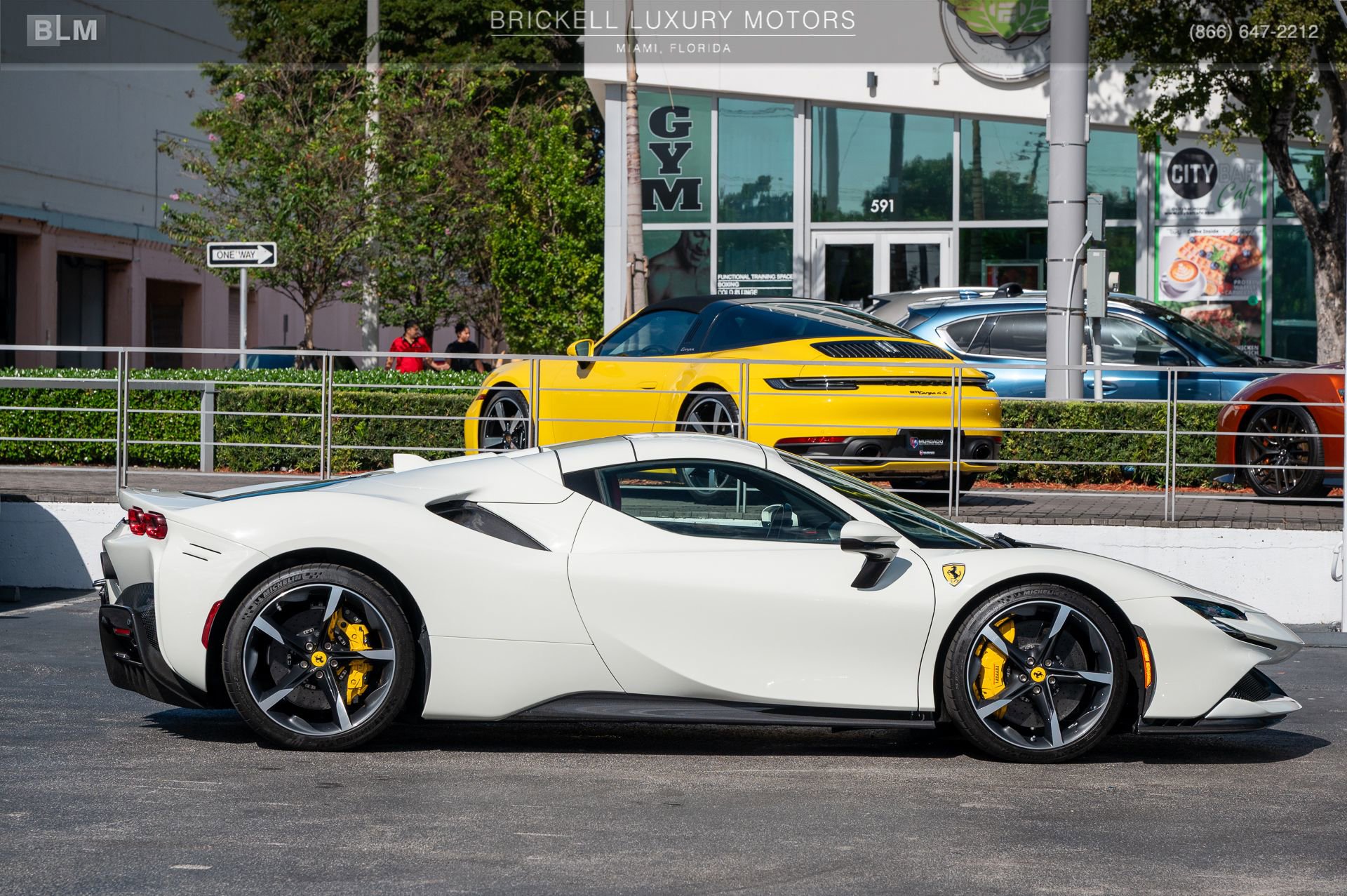 Used 2022 Ferrari SF90 Spider image 16