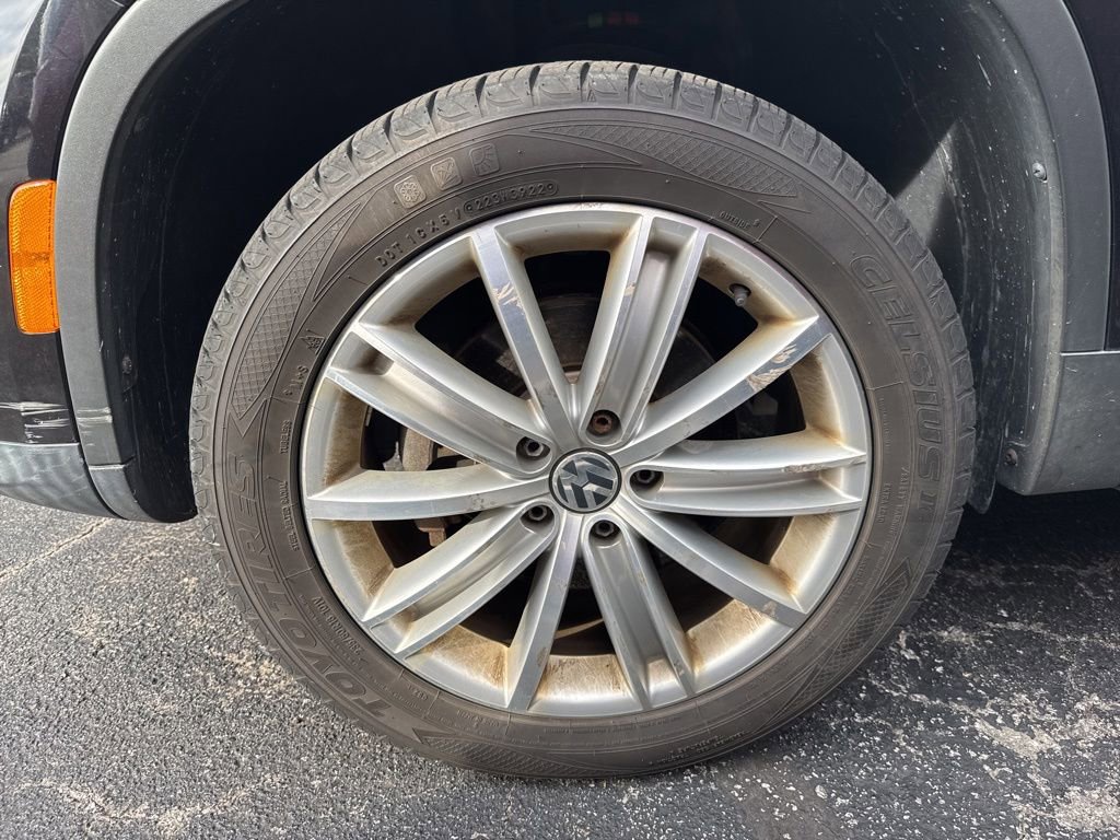 Used 2014 Volkswagen Tiguan SE AWD/4WD image 9