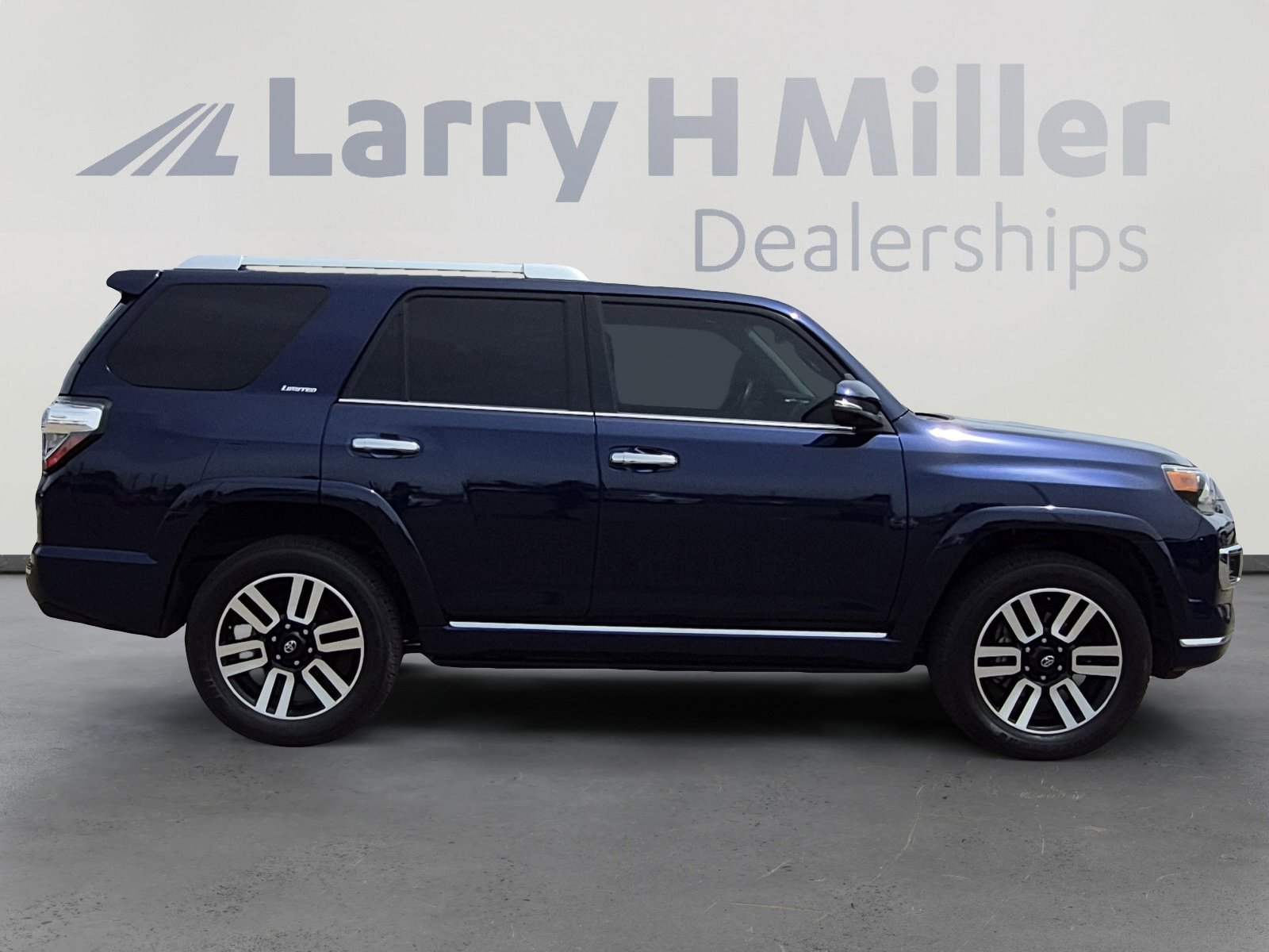 Used 2023 Toyota 4Runner Limited AWD/4WD image 6