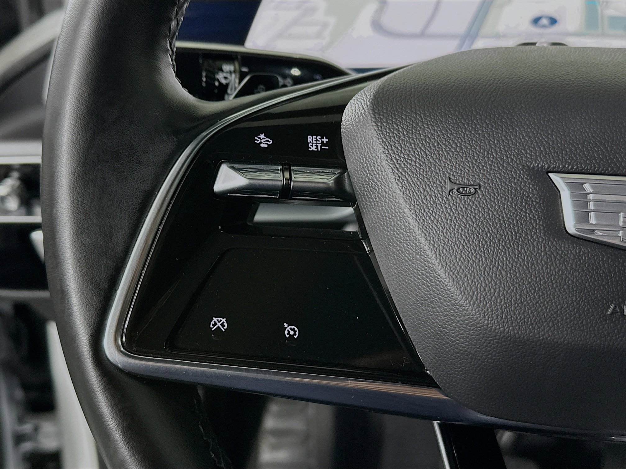 Used 2024 Cadillac Lyriq Tech image 16