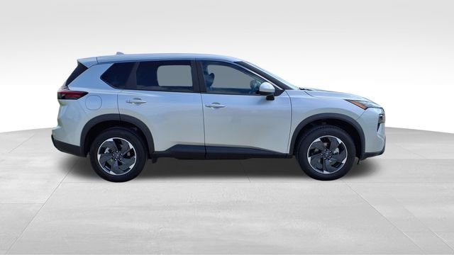 Used 2025 Nissan Rogue SV AWD/4WD image 9
