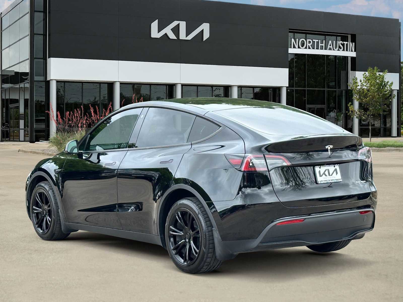 Used 2023 Tesla Model Y Long Range image 4