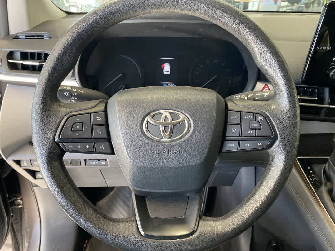 Certified 2024 Toyota Sienna LE FWD image 16