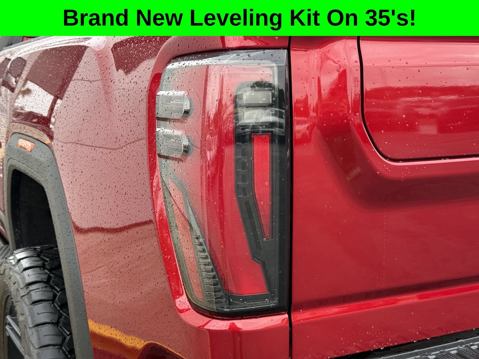 Used 2025 GMC Sierra 2500 AT4 w/ AT4 Premium Plus Package AWD/4WD image 11